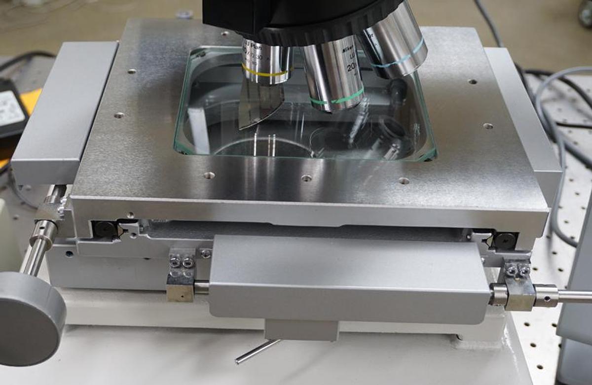 Refurbished Nikon MM800 Measuring Microscope with brightfield and darkfield observation