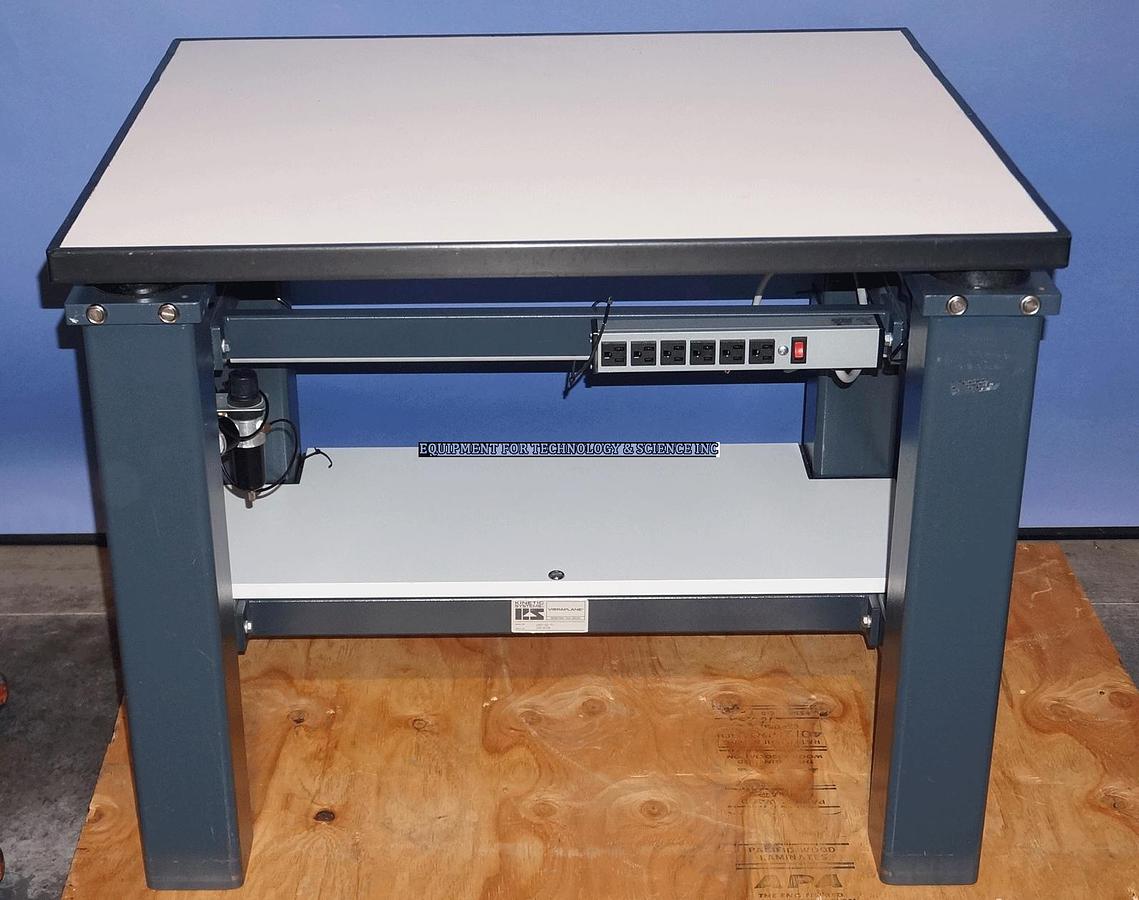 Used Kinetic Systems 1201-01-11, 35x30 Isolation Table