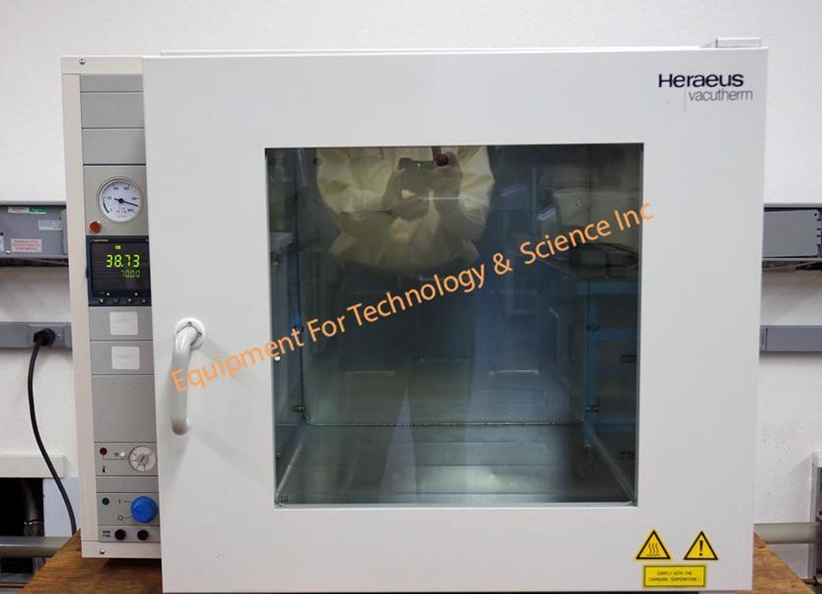 Used Heraeus VT6130M vacuum oven, max 200C, programmable