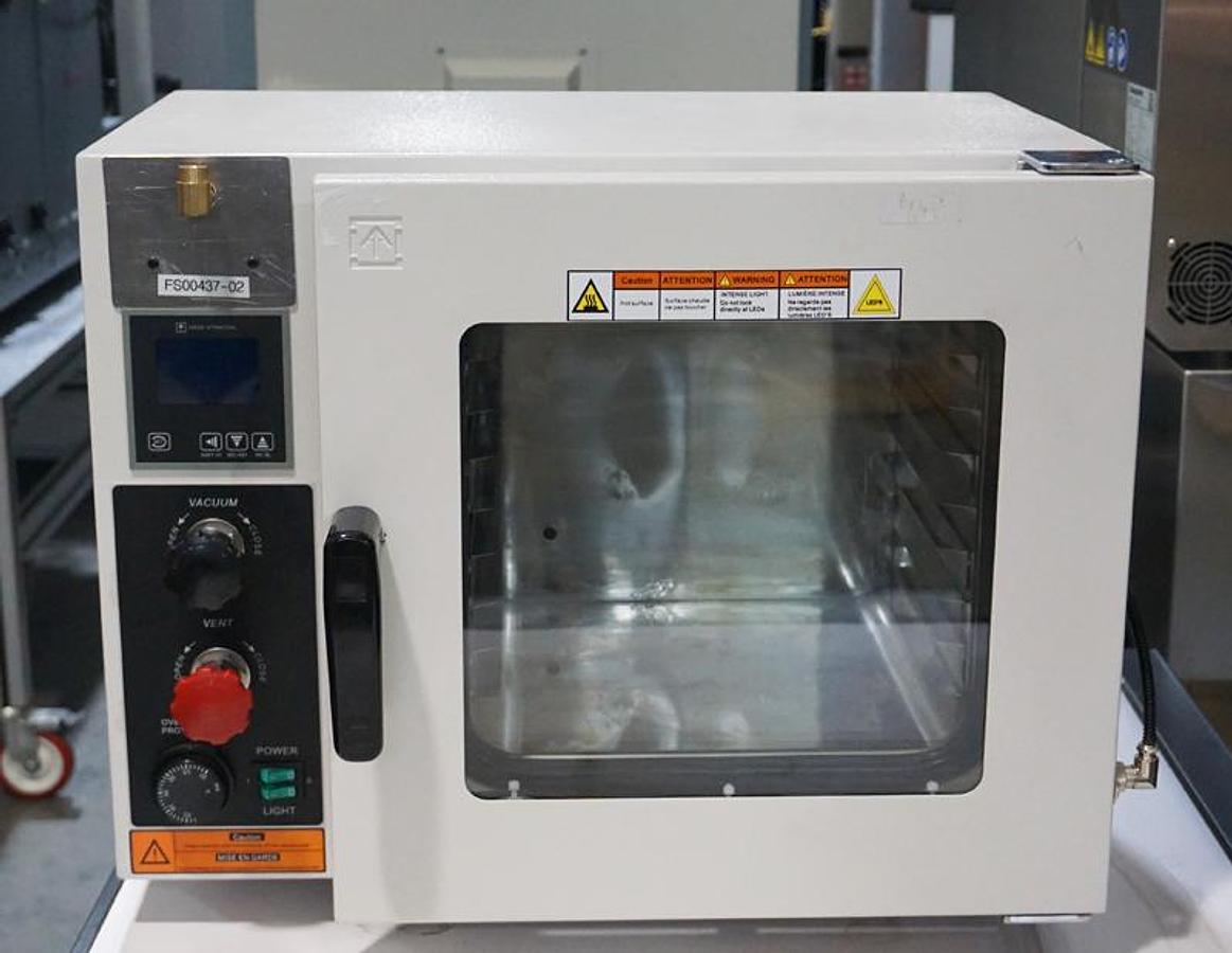 Refurbished Across Int'l Accutemp 0.9cuft Vacuum Oven max temp 250C (480F)