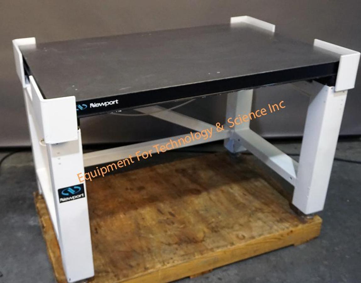 Used Newport VH3048 vibration isolation table, 48in x 30in