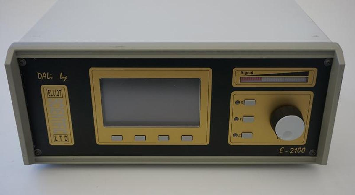Used Elliot Scientific DALi 2100 3-Axis Piezo Autoalign Controller