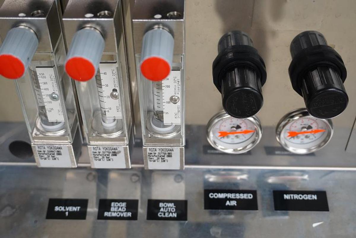 Preowned 2008 Suss Microtec Delta 80RC T3 HMDS Spin Coater with Hot plate and HMDS module