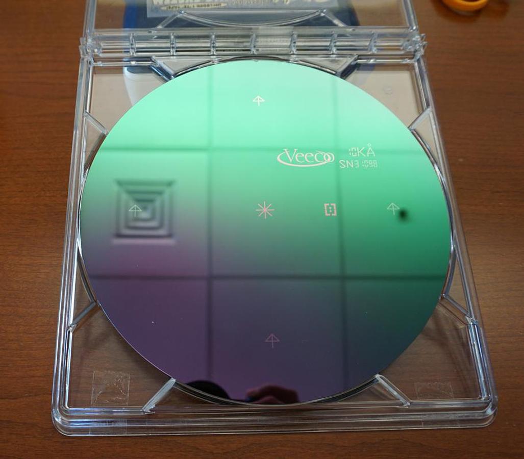 Used Veeco Dektak 10KA 200mm wafer step height calibration standard