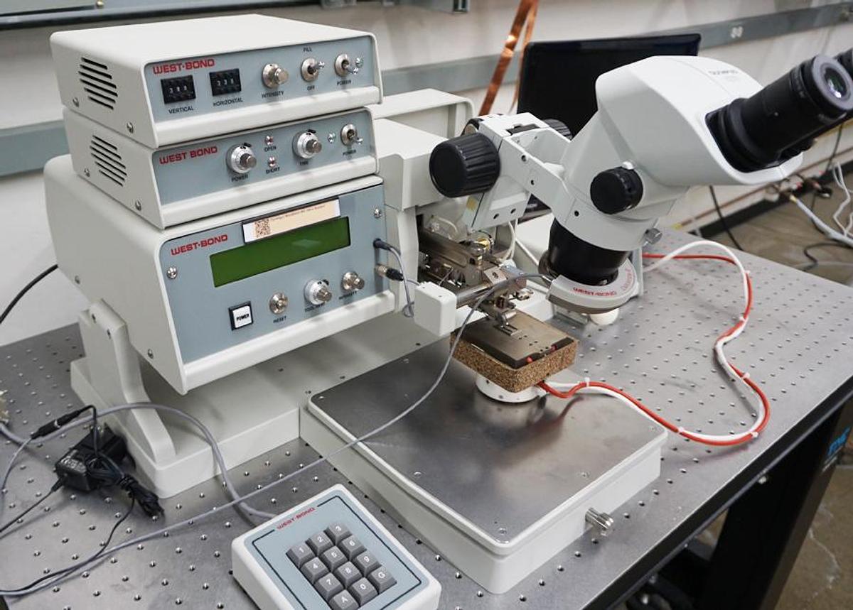 Used Westbond 4KE Semiautomatic convertible wire bonder