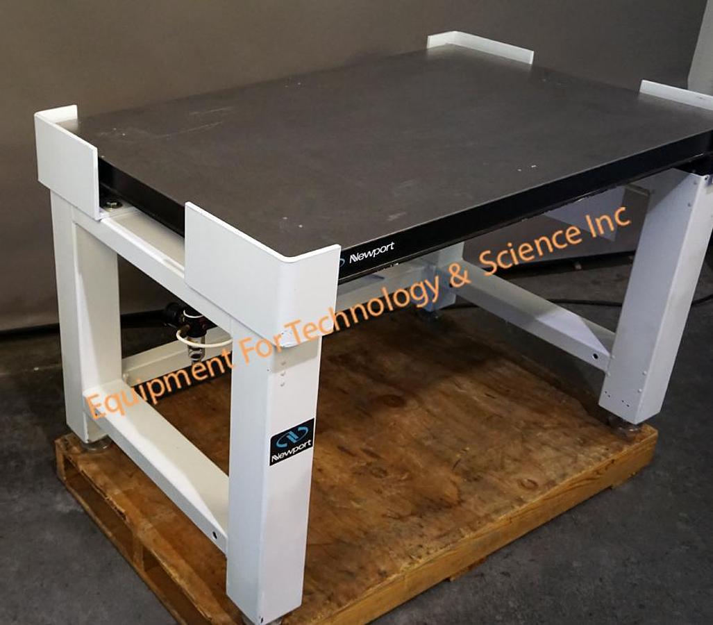 Used Newport VH3048 vibration isolation table, 48in x 30in