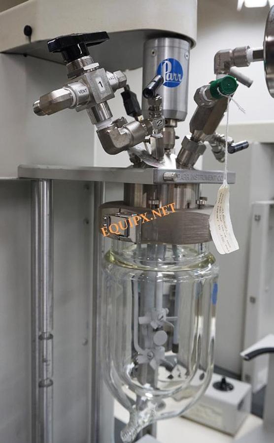 Used Parr 5112 low pressure stirred reactor with speed controller and 1500ml jacketed reaction vessel and 4848 controller