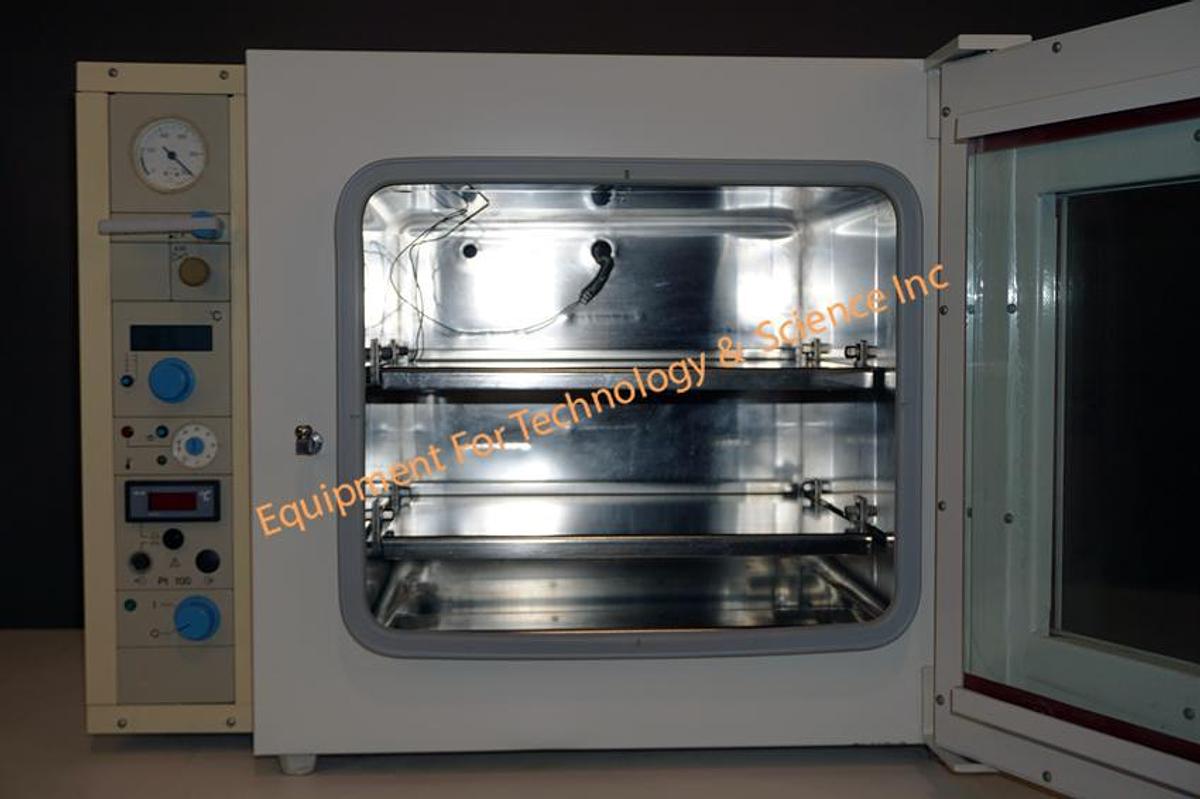 Used Thermo Scientific (Heraeus) VT6060P shelf heated vacuum oven with max temp 300C