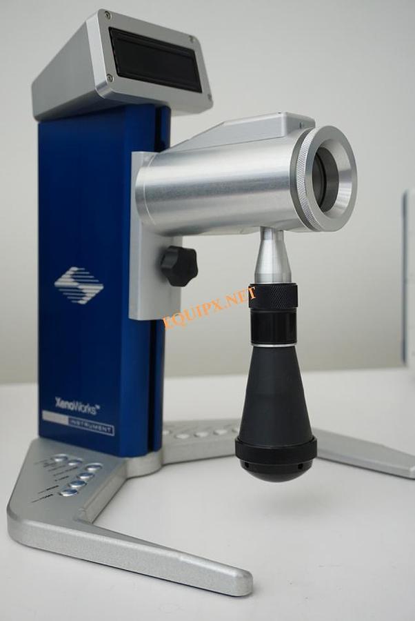 Used Sutter Instrument XenoWorks XWM-100 includes Left and Right 3-axis MP285 motorized micromanipulators with 1 XW-JOY Joystick controller