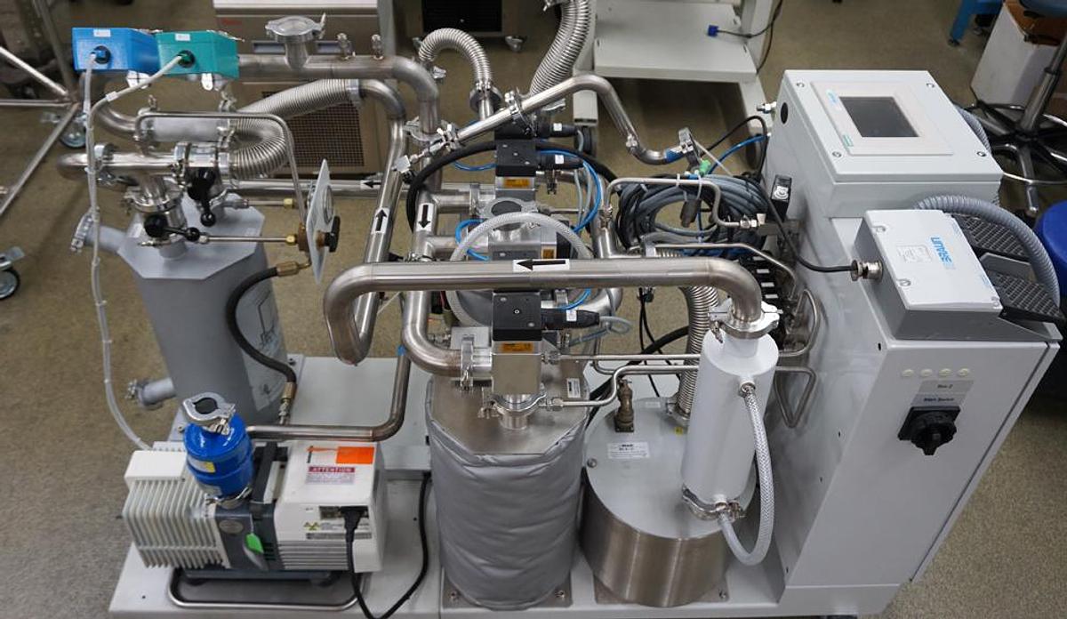 Refurbished Mbraun MB200 dual sided glovebox with Gas Purifier and internal refrigerated cabinet (2006)