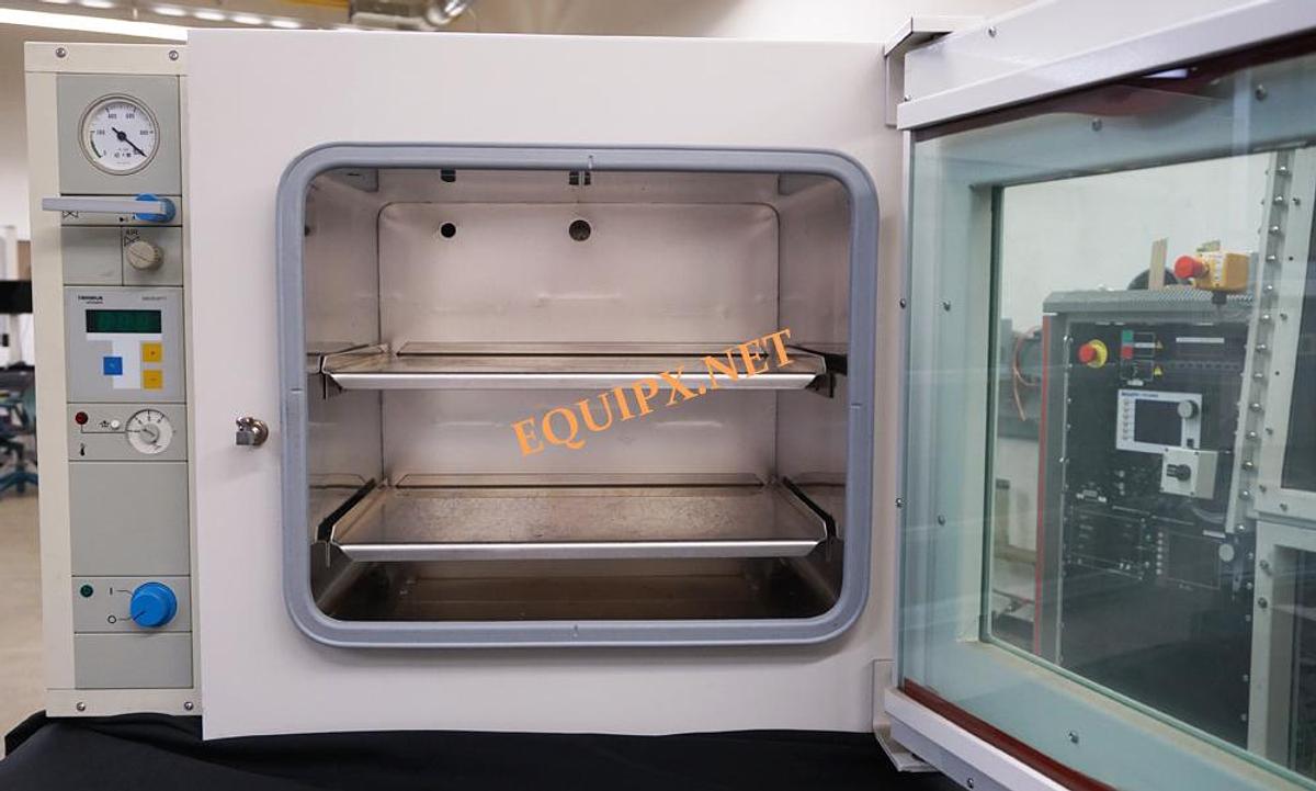 Used Heraeus VT 6060M Vacuum Oven, max 200C (392F)