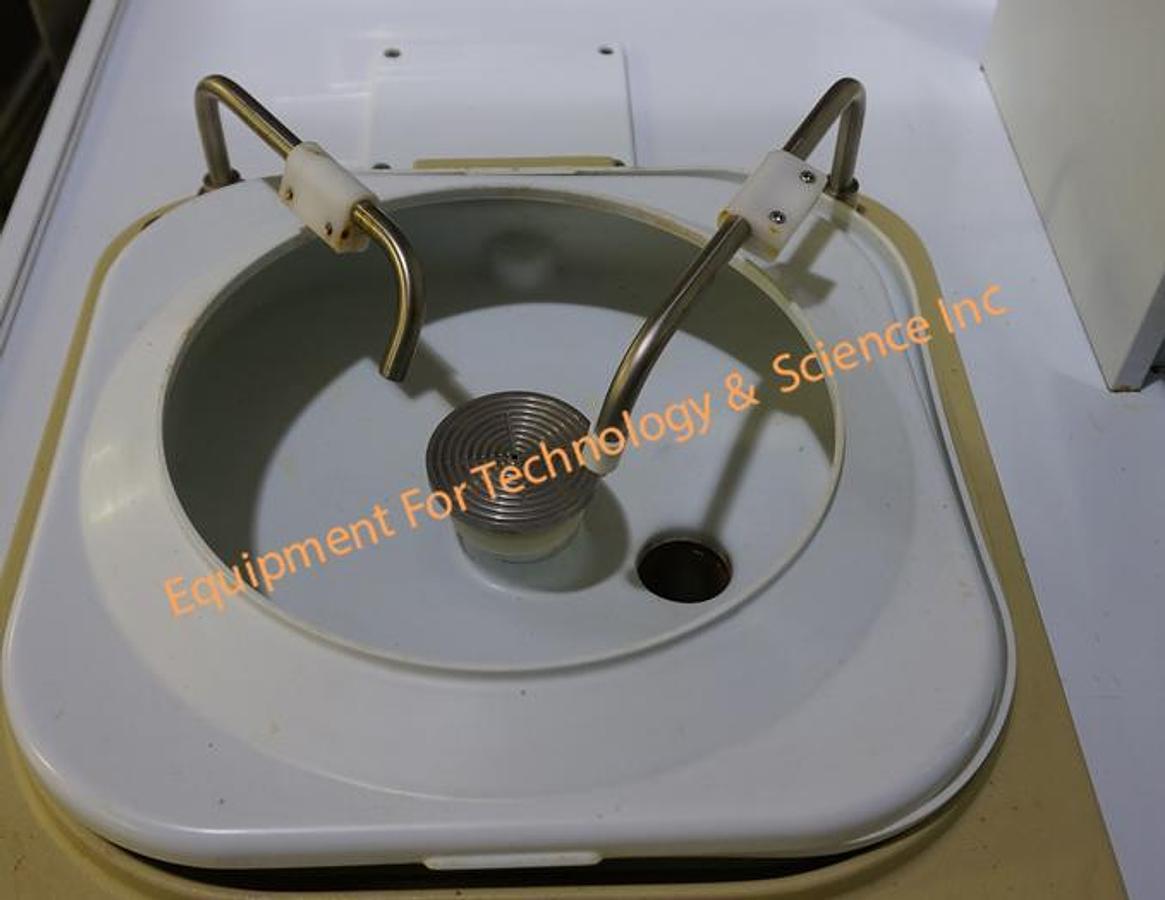 Used Solitec 5110C photoresist coater for maximum 9in diameter substrate