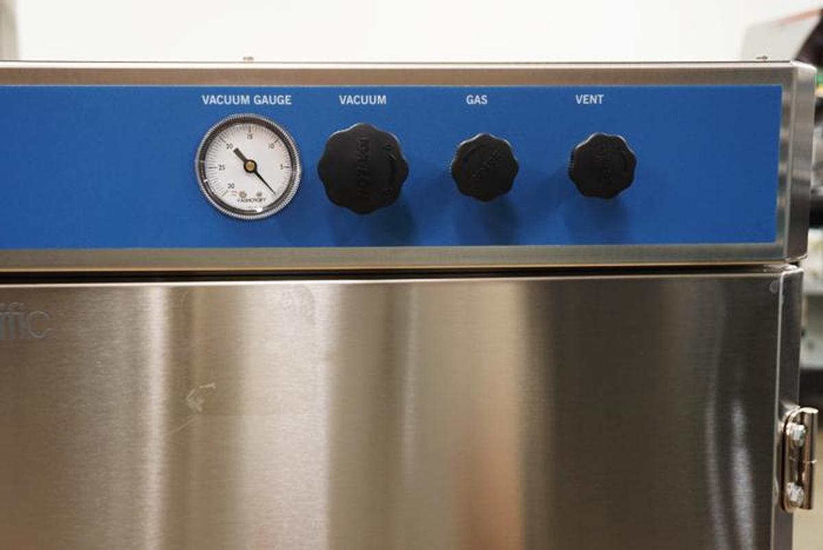 2025 Brand New Thermo Scientific Lindberg Blue M VO1824SA Vacuum  Oven