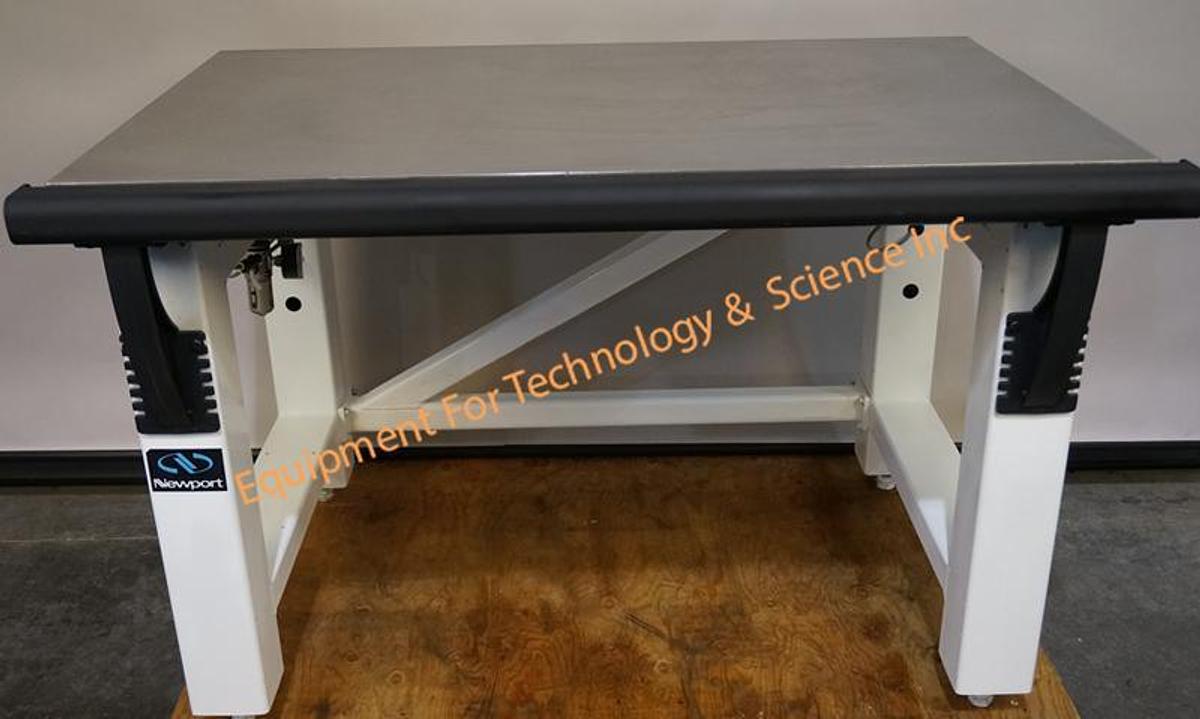 Used Newport VW-3046 vibration isolation table, 30in x 46in stainless top