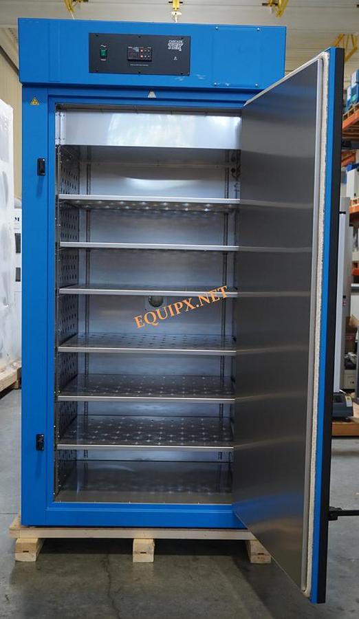 Used Cascade Tek TFO28 forced air oven 28 cu ft, max temp 306C 220v