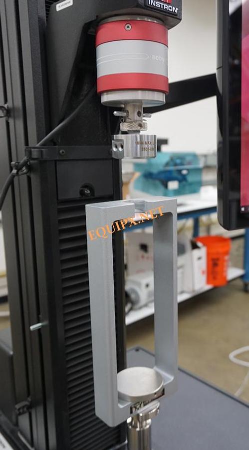 Used Instron 2870-001 syringe compression fixture 500N capacity