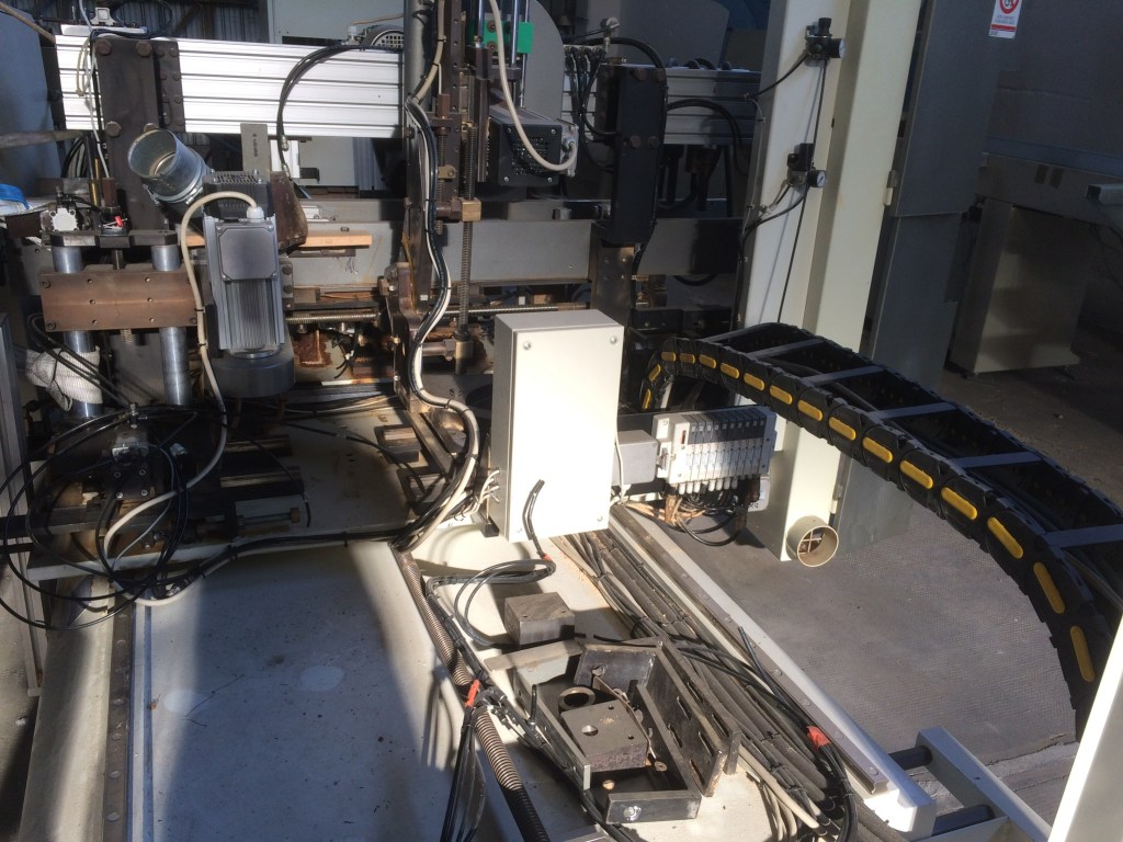 Usato 2008 Fresatrice Levigatrice Troncatrice per gambe di sedia o elementi simili