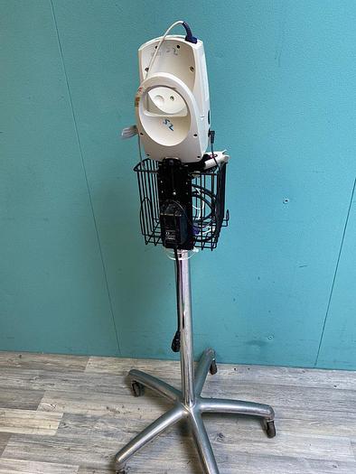 Used Welch Allyn Spot Vital Signs Monitor auf Trolley mit Fingersensor, Manschette, SpO2