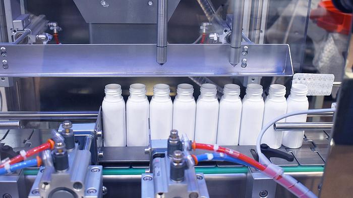 Linea per riempimento, tappatura ed etichettatura per profumatori - RTE2U