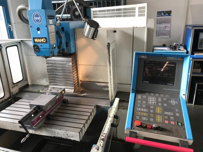 Used CNC milling machine MAHO 600 E