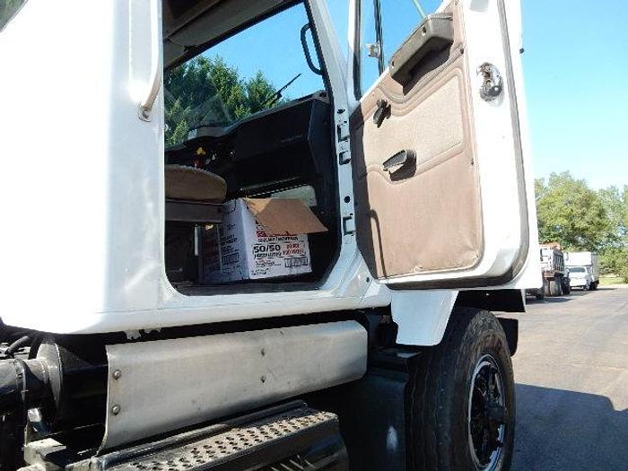 Used 1999 International 2574