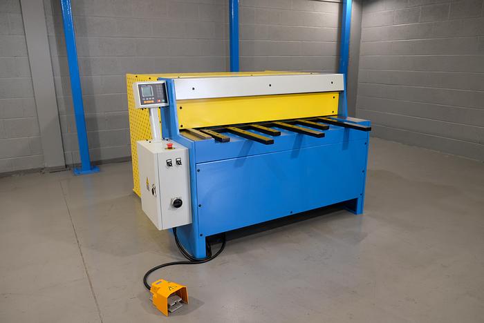 MACH-CUT MECHANICAL GUILLOTINES 2500mm x 3mm