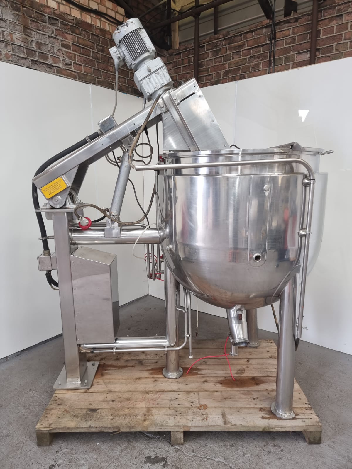 Used B P Skermann steam heated mixing vessel