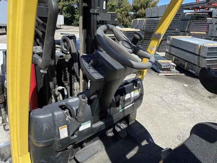 Used 12,000 POUND HYSTER ROLL CLAMP FORKLIFT W/ 60" CASCADE CLAMP 2,100 HOURS
