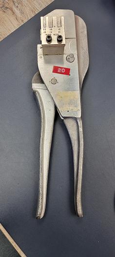 Used BURNDY MR8-79-S-1 HAND CRIMPING TOOL(B19)