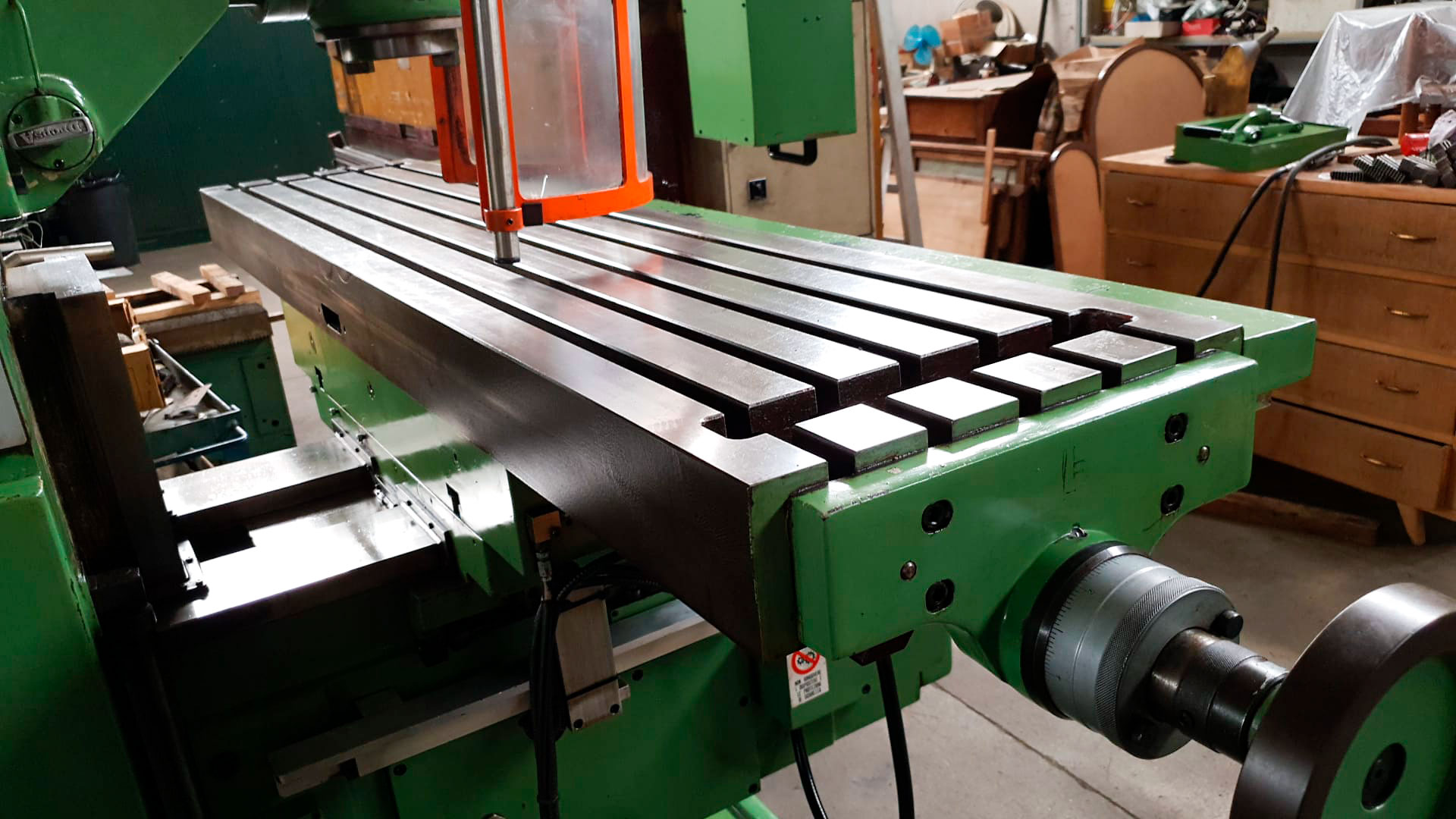 Used Induma 2045 - Milling Machine - 1988