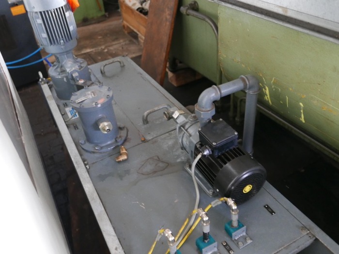 Used CNC Machining Center Leadwell V 25