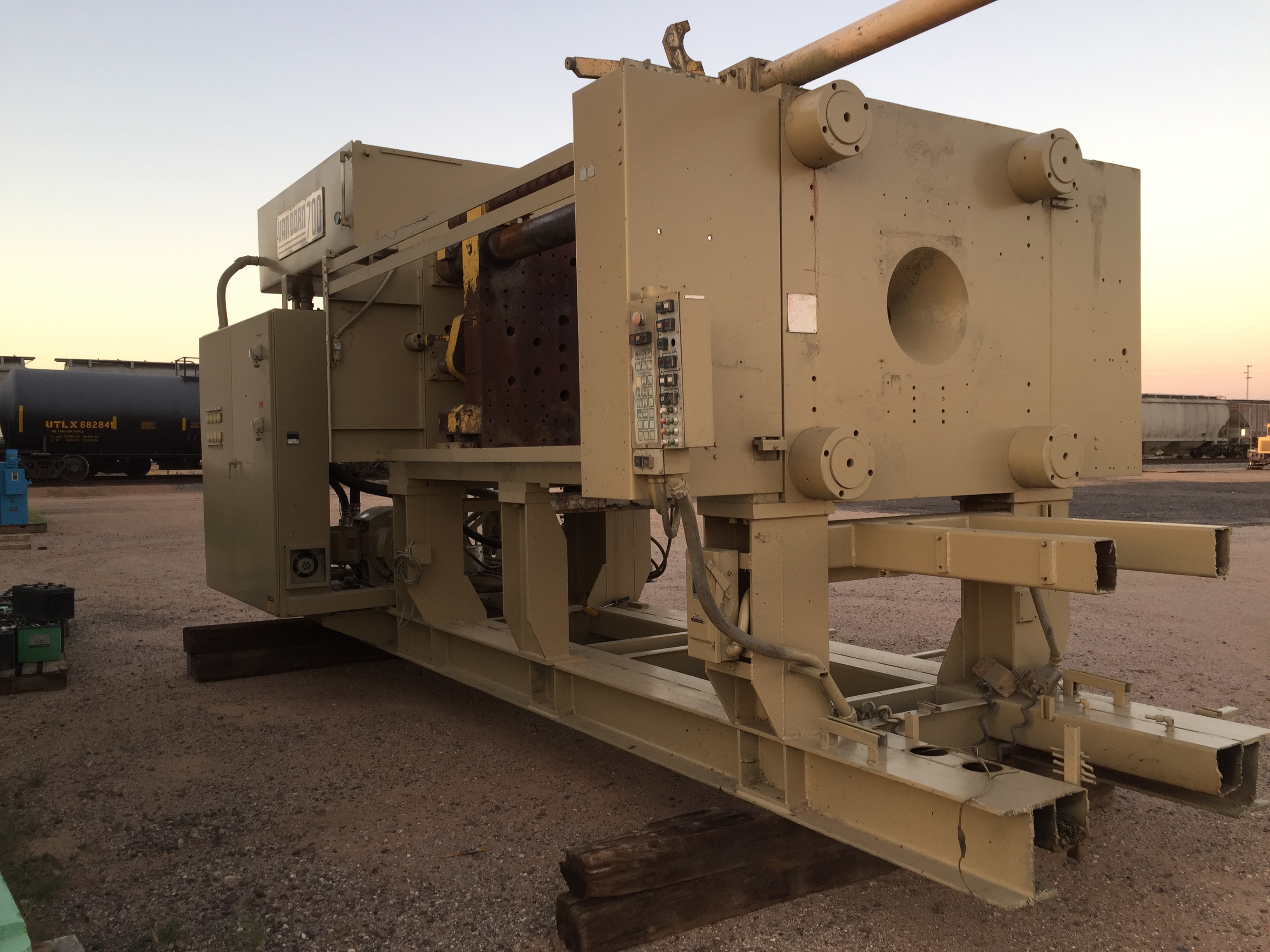 Used 700 Ton Van Dorn Extrusion Press