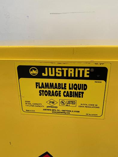 Used JustRite 25300 30 Gallon Flammable Cabinet 43"x 18"x 44" Manual Close