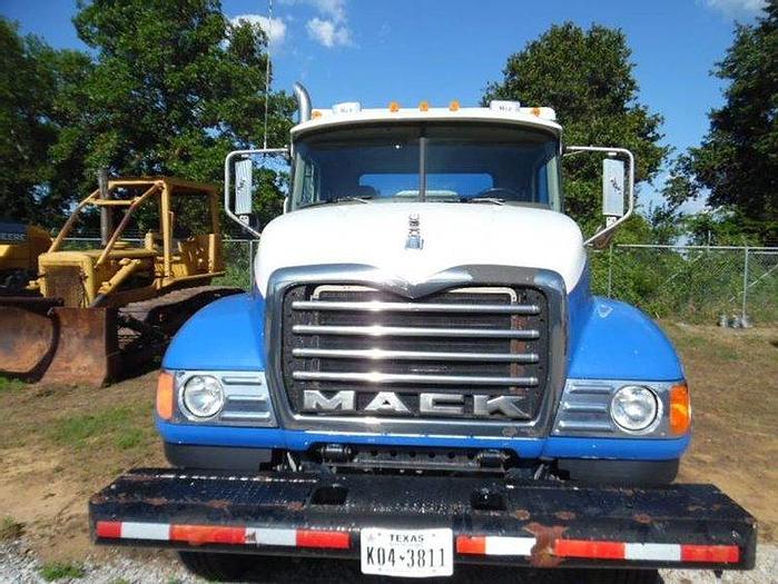 Used 2005 Mack Wireline