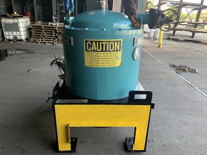 Used BLACK CLAWSON UV-100 PRESSURE SCREEN STAINLESS STEEL W/ MOTOR 2 OF 3