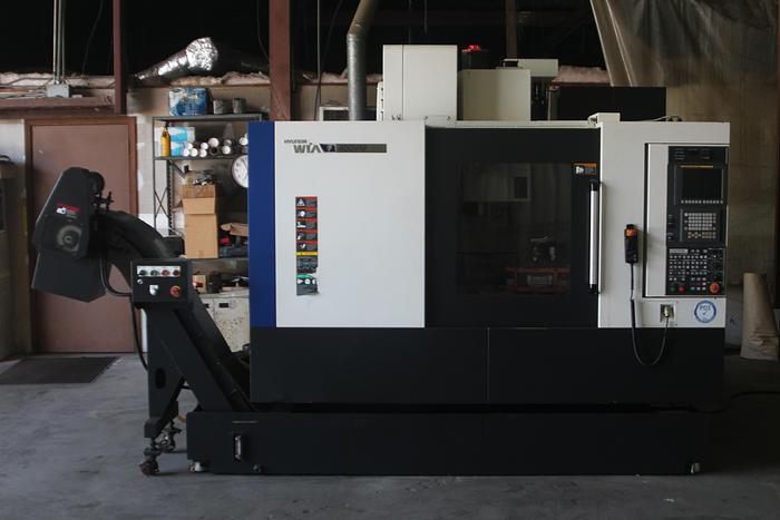 Used 2013 Hyundai-Wia F400VM | 39.4" x 18.1" x 20.5"
