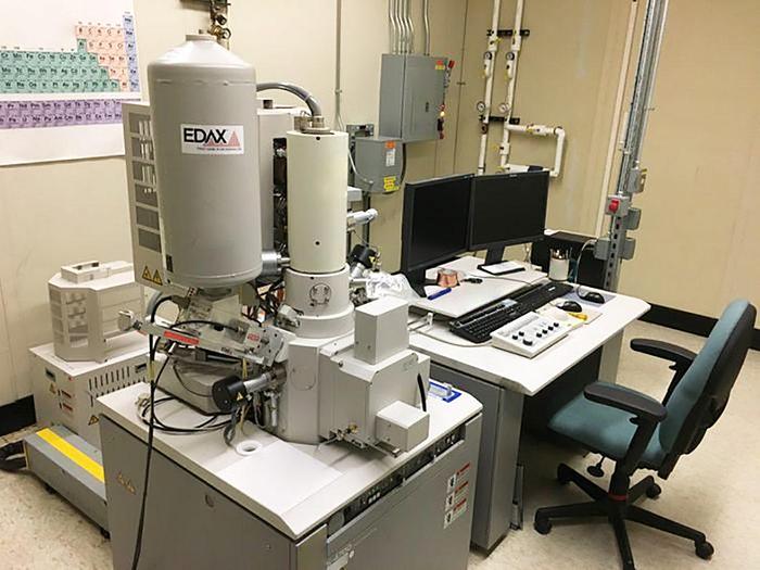 Used Hitachi S-4700 Type II SEM