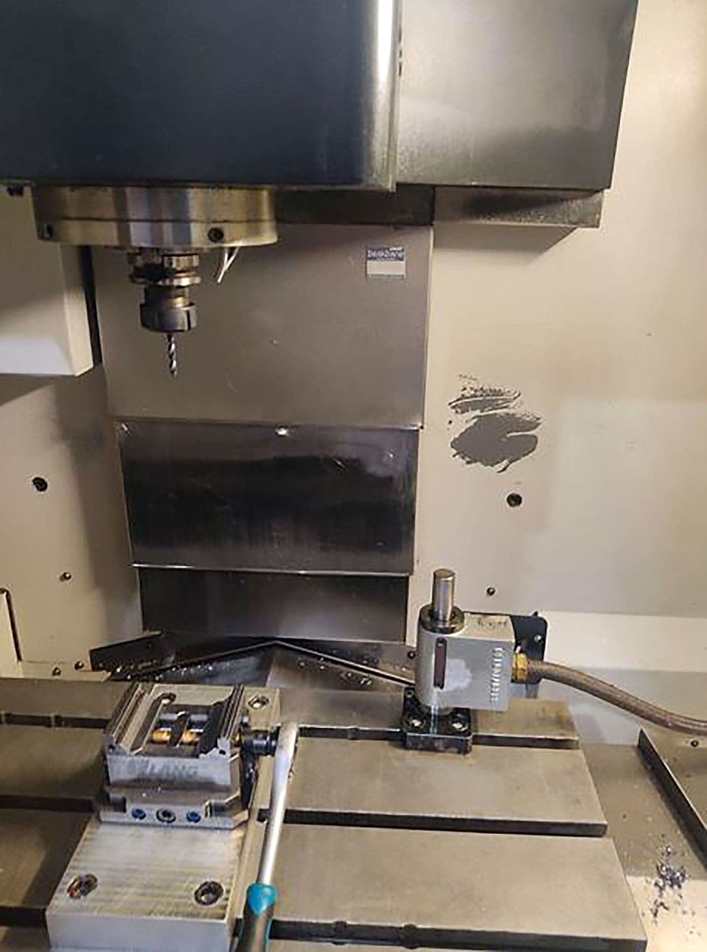 Used Mazak Nexus 410A - CNC Vertical machining - 2007