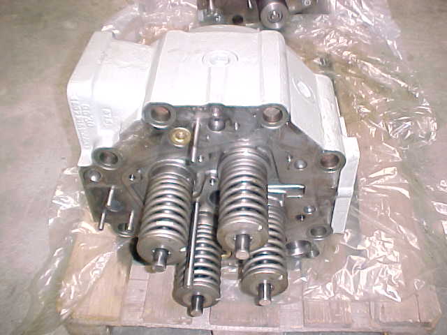 Used CYLINDER HEADS MAK MU452AK / MU453AK
