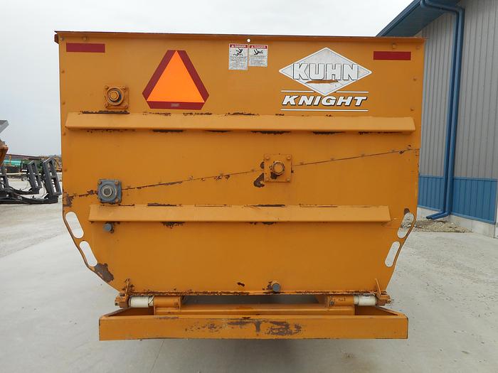 Used KUHN KNIGHT 3130