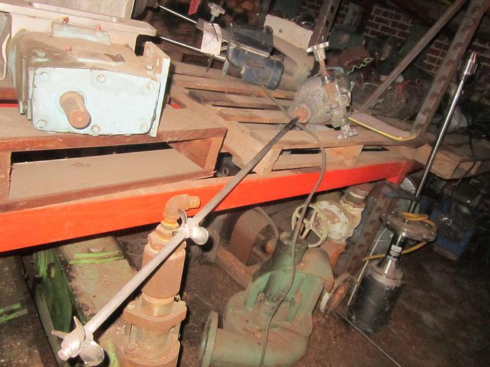 Used Mixer, Agitator, 1/4 HP, Dayton, Clamp on Style #S739530