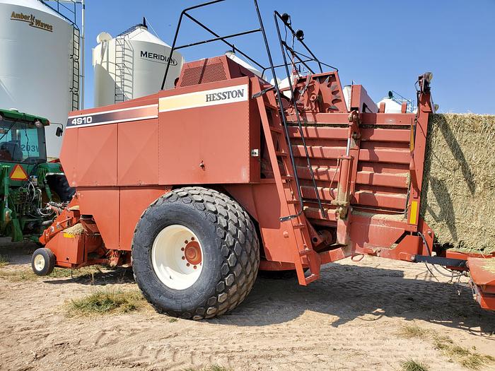 Used 2006 Hesston 4910 Baler w/ Accumulator ** 32k Bales **