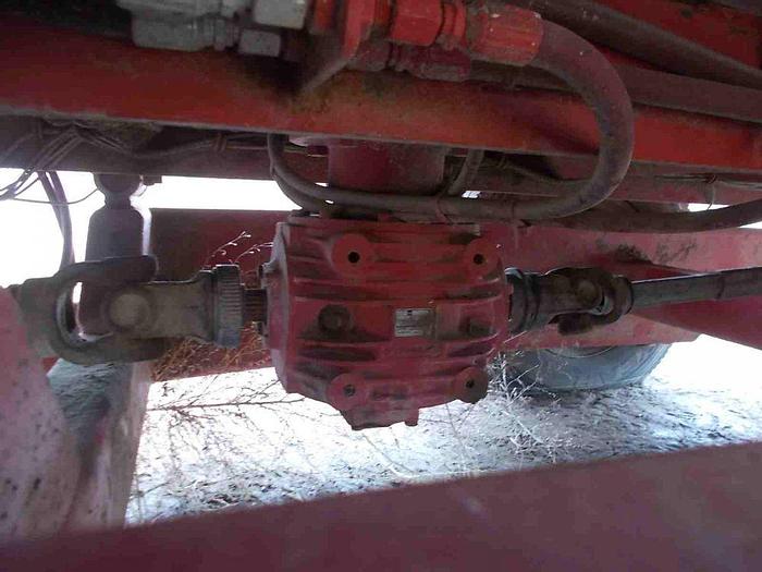 Used Loewen 1022 Vertical Feed Mixer