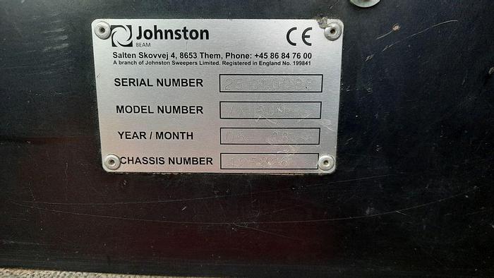 Gebruikt 2006 Volvo FM9 4x2R + Johnston Beam VX800