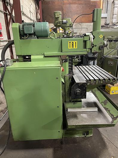 Used 15"X 31-1/2", HERMLE, VERTICAL MILLING MACHINE