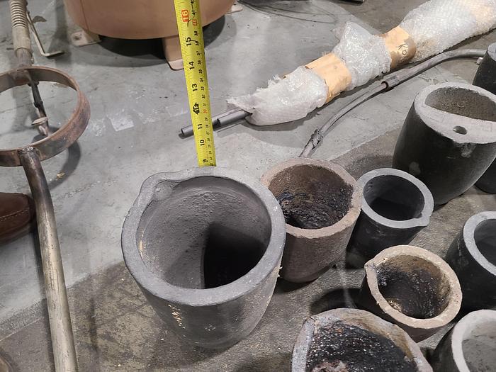 Used Speedy Melt Gas Fired Metal Melting Furnace with Accessories