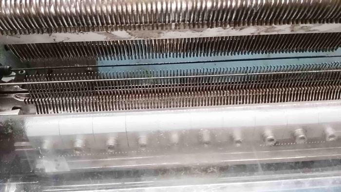 Usato No. 3 Macchine per maglia in ordito a doppia frontura Comez mod. DNB 600-2B