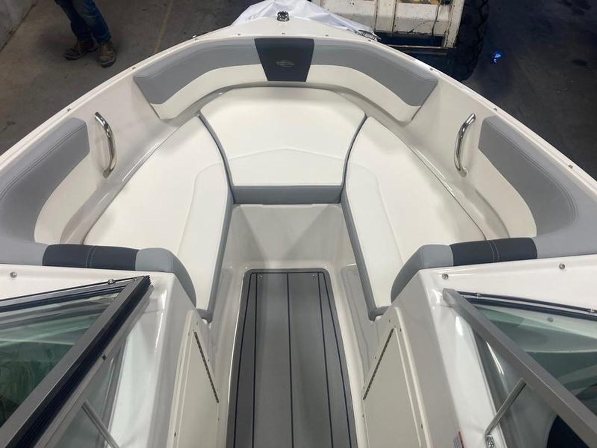 2025 Chaparral 19 SSI Outboard