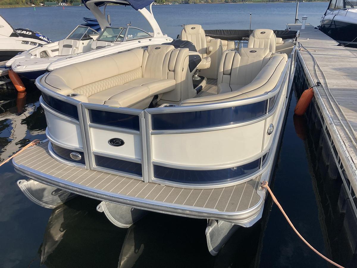 Used 2019  Barletta Boats Lusso 25 QCSS