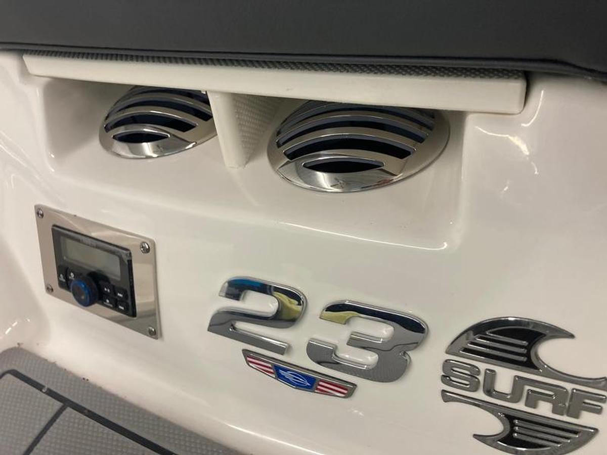 2024 Chaparral 23 Surf